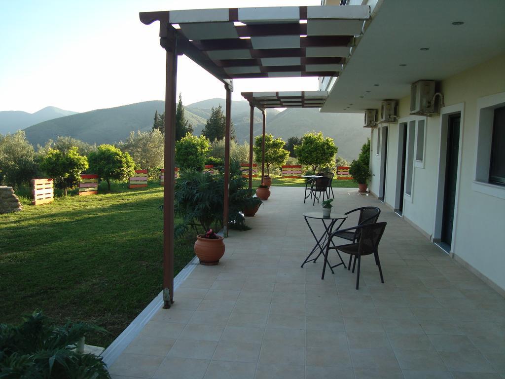 Kourtis Apartment Paramythia Exterior photo